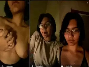 Sexy Desi Girl Shows Her Boobs