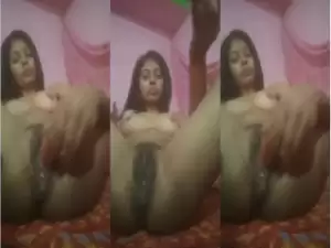 Horny Desi Girl Masturbating
