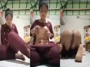 Horny Desi Girl Shows Boobs and Fingering