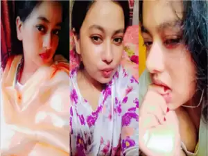 Desi Girl Shows For Lover On VC