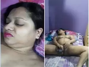 Exclusive- Desi Horny Bhabhi Enjoy Blowjob and musterbation With Chocolate