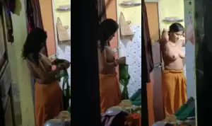 Desi Bhabi Boobs Video Capture In Hidden Cam