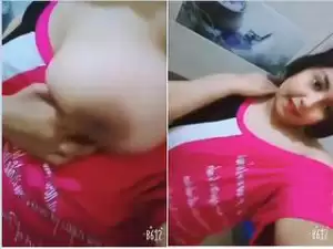 Exclusive- Hot look Desi Girl Showing Her Big Boobs