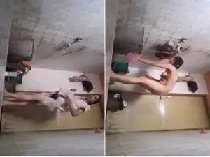 Today Exclusive- Famous PriyaRAni Bhabhi Record Her Bathing Clip for Fanss
