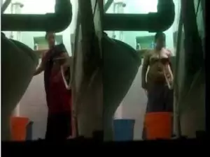 Today Exclusive- Desi Bhabhi Bathing Capture By Hidden Cam