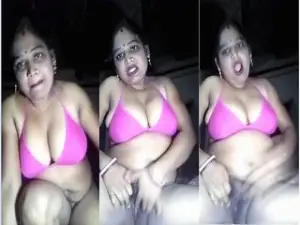 Horny Desi Girl Fingering