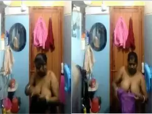 Exclusive- Big Boob Desi Bhabhi Bathing Video Record By Hidden Cam