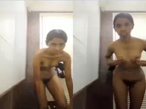 Exclusive- Cute Desi Girl Showing her Boobs and Pussy