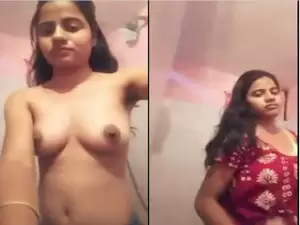 Exclusive- Hot Look Indian Girl Showing Her Boobs and Pussy
