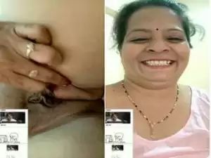 Today Exclusive-Desi Horny Bhabhi SHowing Her Boobs and Pussy On video Call Part 1