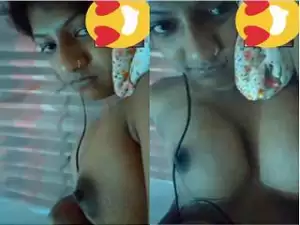 Today Exclusive- Super Hot Look Desi Girl Showing Her Boobs on Video Call Must Watch