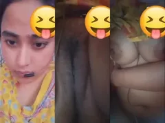 Sexy Desi Girl Shows Nude Body On VC