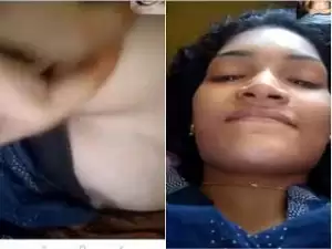 Today Exclusive- CUte Look Desi Girl Showing her Boobs On Video Call
