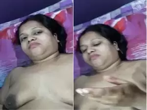 Today Exclusive- Sexy Desi Bhabhi Blowjob