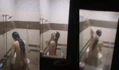 Sexy Desi girl Bathing Capture