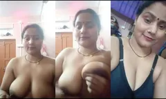 Desi Bhabhi Shows Boobs