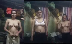 Sexy Desi Girl Shows Boobs