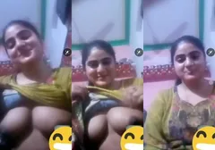 Sexy Desi Girl Shows her Boobs on VC
