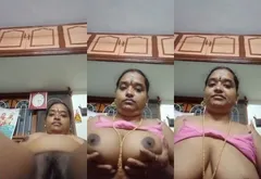Tamil Aunty Shows Her Boobs