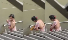 Desi Aunty OutDoor Bathing Capture