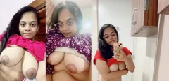 Hot Desi Mal Shows Boobs