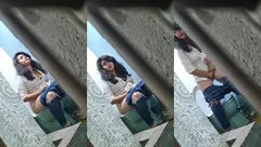 Desi Girl Pissing Capture