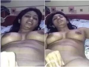 Today Exclusive- Horny Desi Wife Musterbation with Dildo