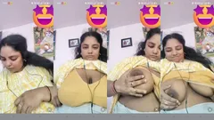 Desi Bhabhi Show her Big Boobs