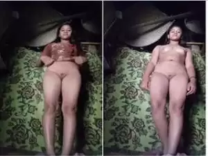 Today Exclusive- Horny Desi Girl Strip her Cloths and Showing Her Boobs and Pussy