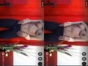 Today Exclusive- Super Sexy Cam Model Showing Her Boobs on Live Show