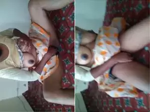 Today Exclusive-  Horny Desi Bhabhi Showing Her Big Boob and Pussy To Fans