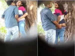 Today Exclusive- Desi Lover Standing Sex In park