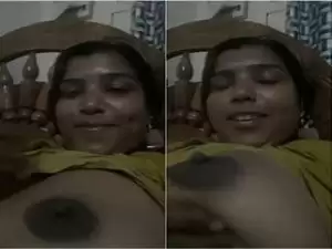 Today Exclusive- Sexy Desi Bhabhi Play With Her Big Boobs