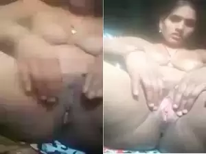 Today Exclusive- Desi Village Bhabhi Showing Her Boobs and Pussy