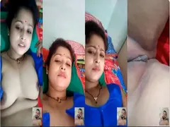 Super Hot Desi Bhabhi Shows Boobs and Pussy To Bf On VC