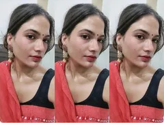 Horny Slim Indian Wife Shows Nude Body