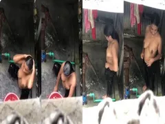 Desi Vlg Bhabhi Bathing Capture
