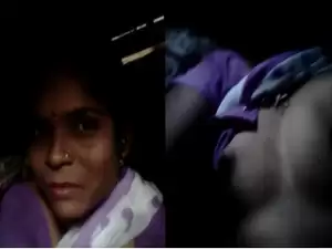 Exclusive- Horny Indian Milf Showing Her Boobs