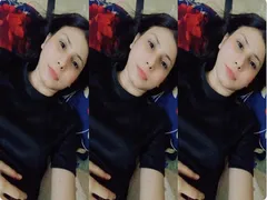 CUTE PAKISTANI GIRL SHOWING SMALL TITS