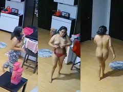 DESI BEAUTIFUL BHABHI WALKING NAKED ON HALL & DRESS CHANGE lPCAM CAPTURED