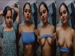Hot Desi Mal Play With Her Boobs