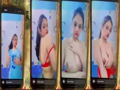 Desi Lady Showing Boobs