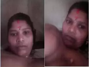 Today Exclusive- Horny mallu Bhabhi Play with Her Big Boobs and Wet Pussy