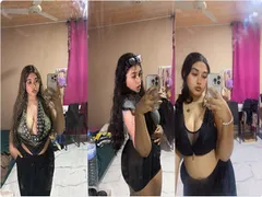 SEXY INDIAN BADDIE PLAYING WITH BIG ROUND BOOBS