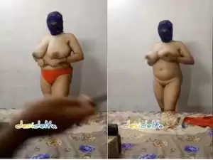 Today Exclusive- Horny Desi Bhabhi Showing Her Big Boobs and Pussy