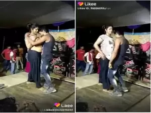 Desi Girl Showing Her Boobs while Dancing