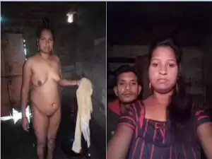 Today Exclusive- Sexy Desi Wife Bathing Capture By Hubby
