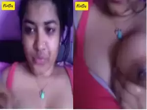 Exclusive- Sexy look Indian Girl Sucking her Boobs And Pussy Fingering