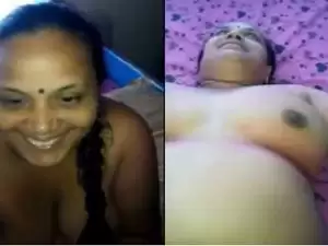 Today Exclusive- Super Sexy Desi Bhabhi Putting Condom on Lover Dick and Hard Fucked