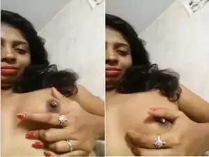 Today Exclusive- Horny Desi Wife Showing Her Milky Boob
